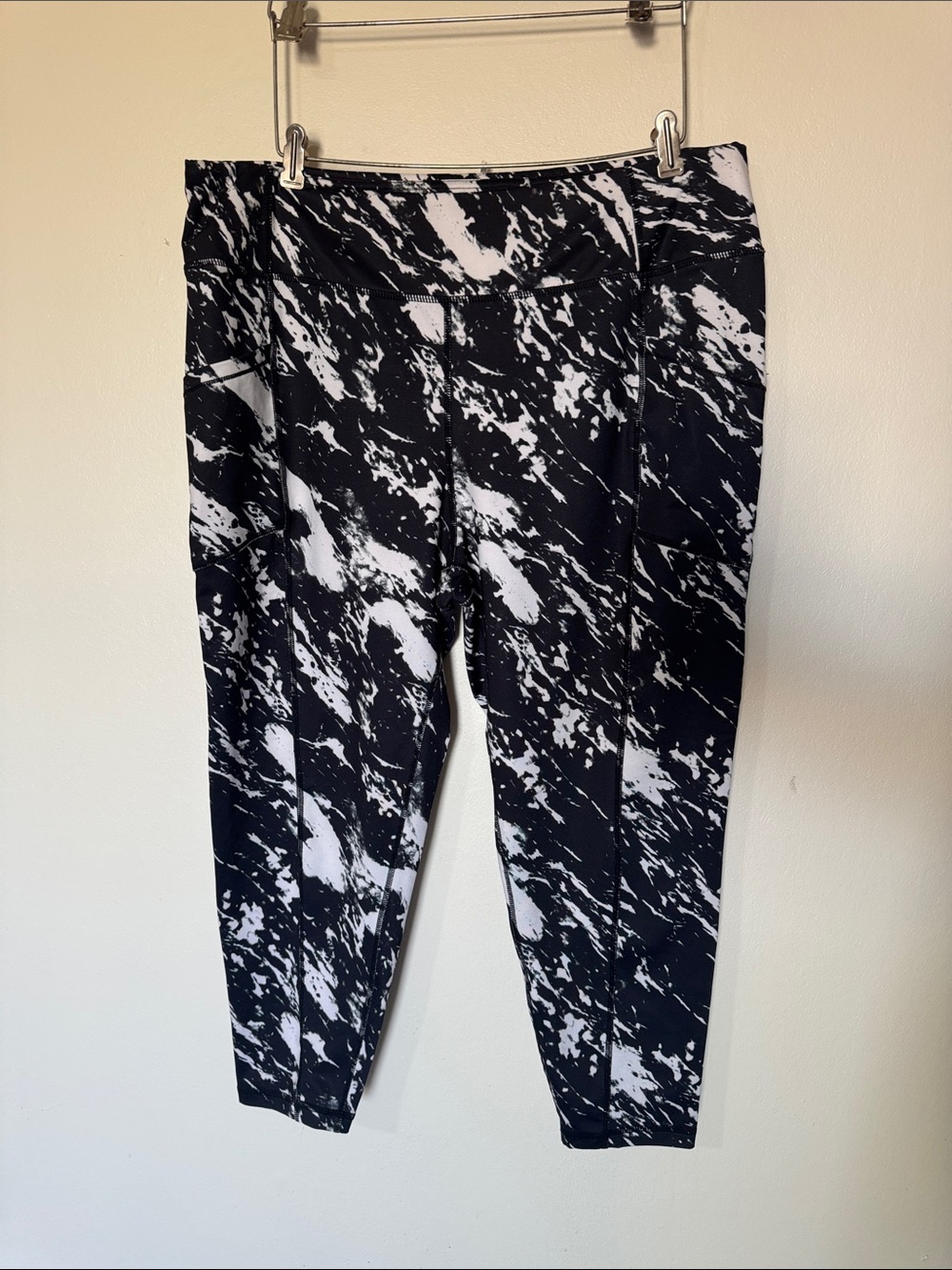 Pro Player Black and White Marble Print Leggings